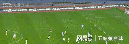亚特拉斯队遭遇惨败，保级压力加大